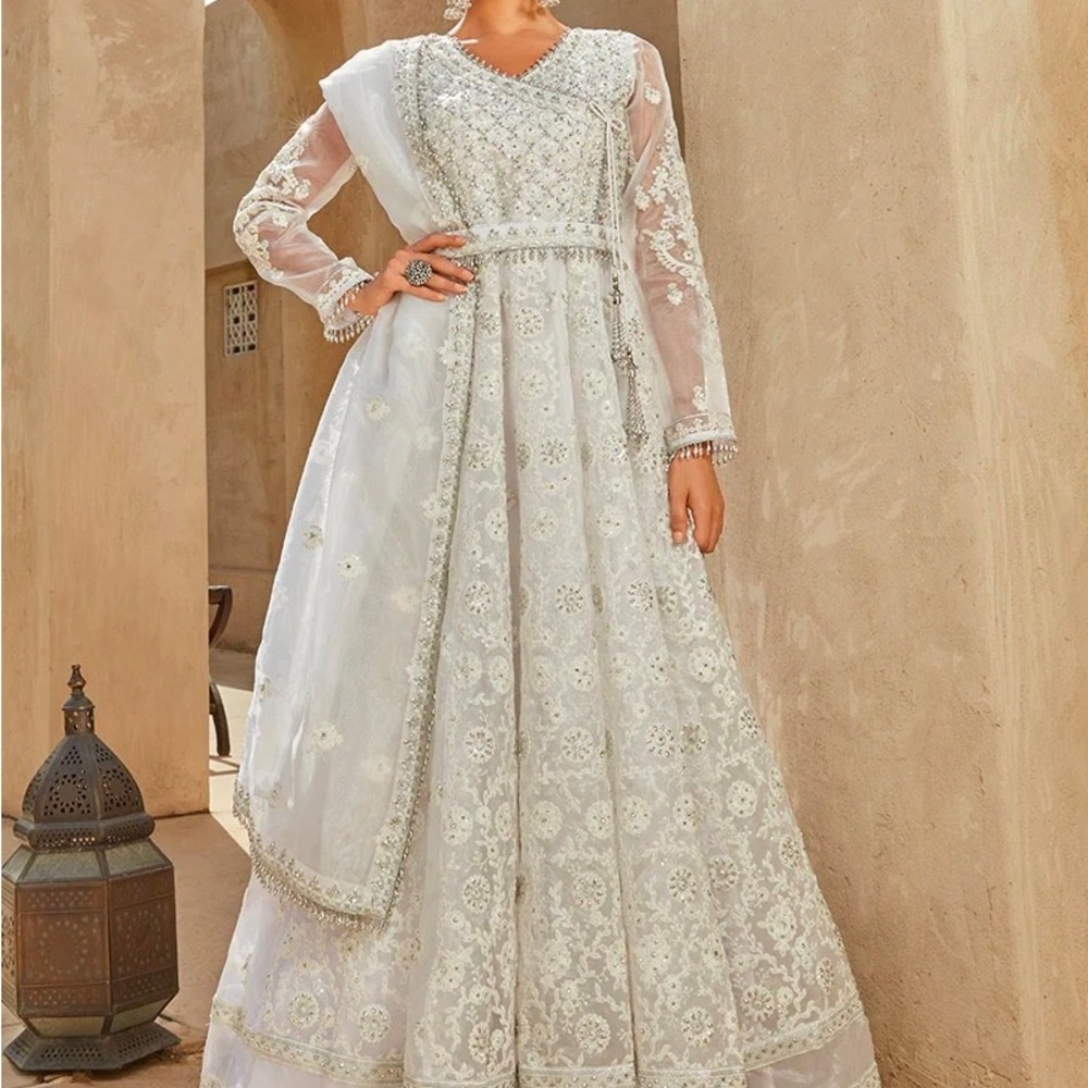 Lashkaraa white thread embroidered organza anarkali size medium